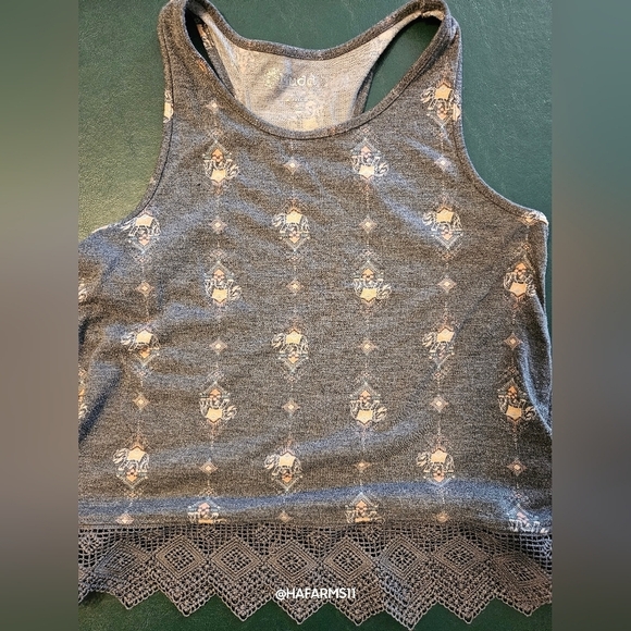 GIrls 4 Pack of Tanks - Picture 6 of 15